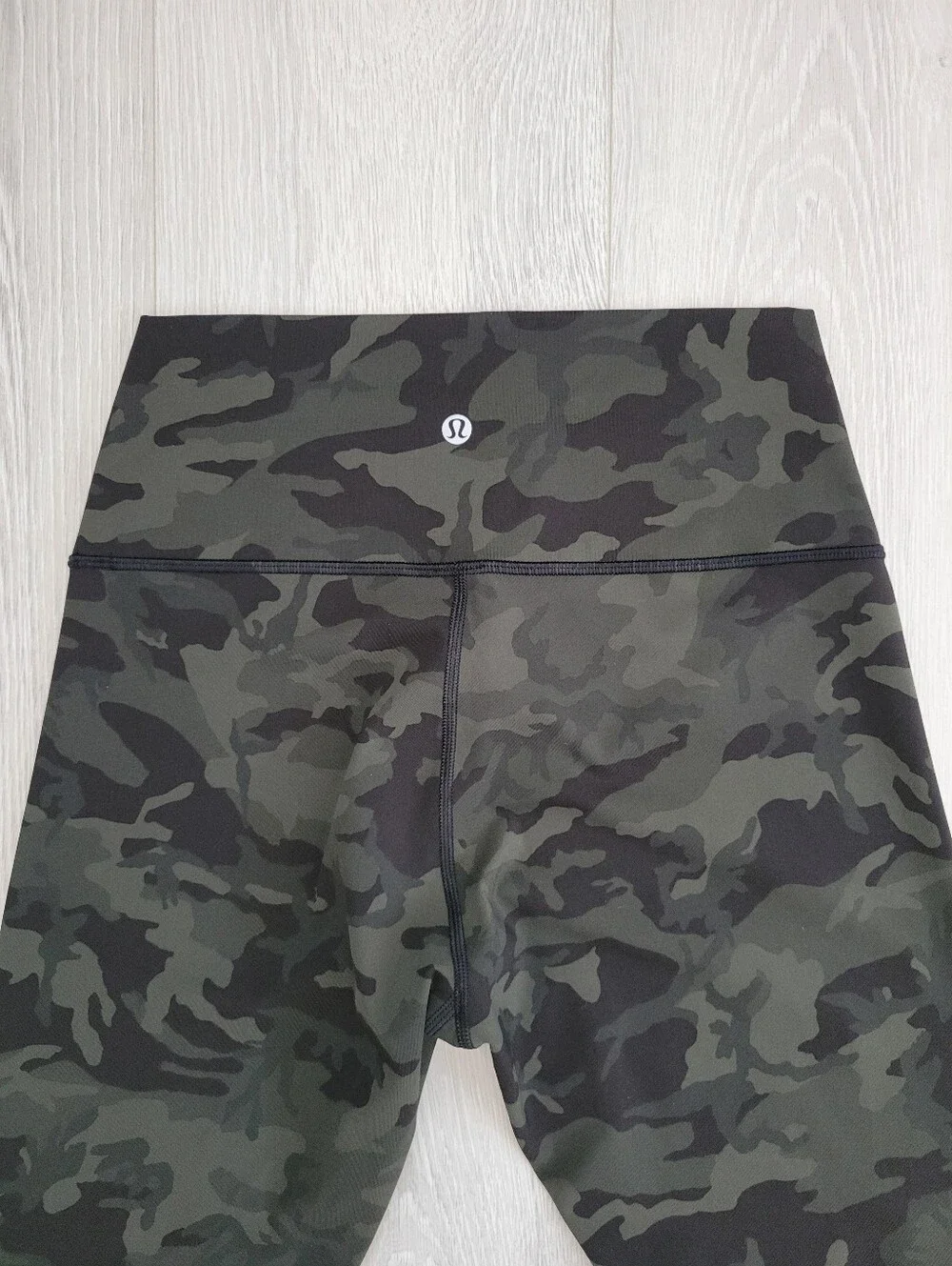 Lululemon Camo Leggings Sz 8